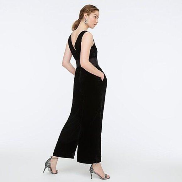J. Crew V-neck wide-leg velvet jumpsuit Black Size 2P NWT - Picture 2 of 8